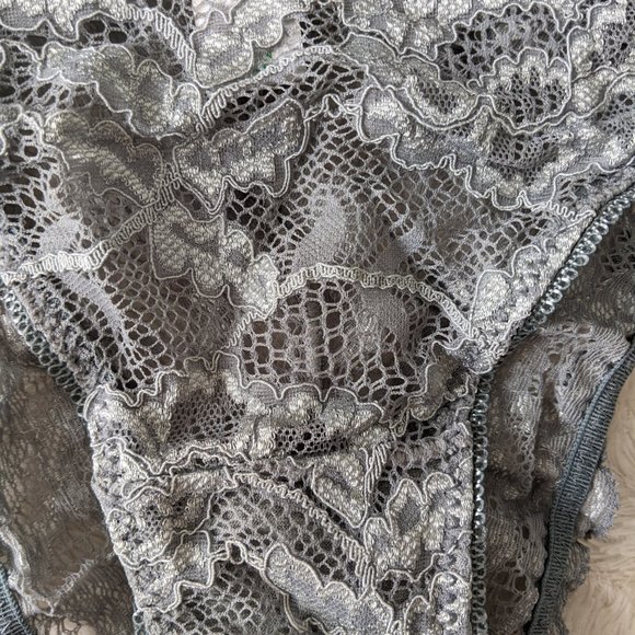 Clo Intimo Lace set (36D & size L) in slate - Picture 4 of 5